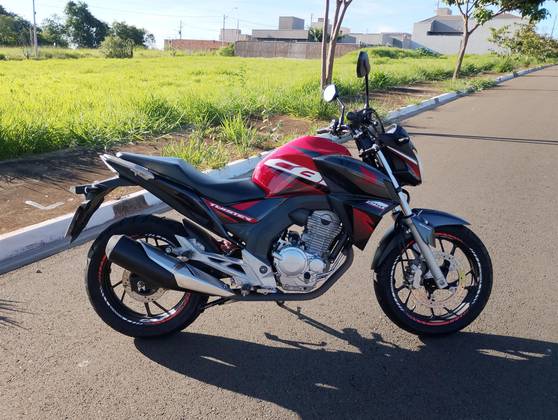 HONDA CB TWISTER 